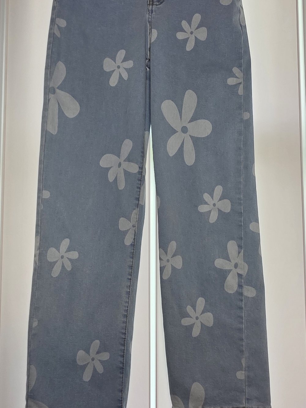 BAMBOO Gray-Blue Floral Straight-Leg Jeans